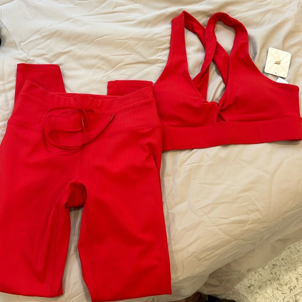 Red Oasis Fabletics leggings set